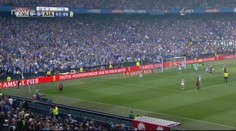 VIDEO: Pumelice jako hrom, břevno a gól! Fotbalistovi Ajaxu se tohle povedlo