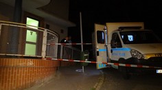 Opilý muž tvrdě zaútočil na záchytce nožem na policejní eskortu
