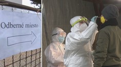 Na Slovensku už začalo celoplošné testování. Tvoří se dlouhé fronty