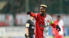 Olayinka dvěma góly zařídil Slavii výhru. Sešívaní jdou opět do čela