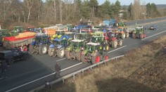 Velké protesty ve Francii: Farmáři zablokovali těžkými stroji okolí Paříže