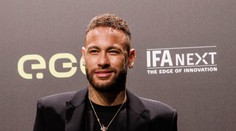 Hvězdný Neymar se objevil po boku sexy atletky, střihnou si společný závod?