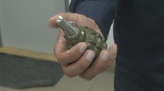 Chlapík přinesl policistům granát. Našel jsem ho v autě, líčil!