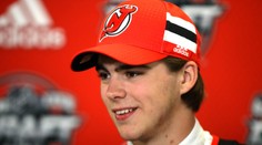 Jednička draftu 2017 podepsala v NHL. Víc si vydělat ani nemůže!