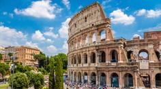 Italské policii se podařilo vypátrat muže, který je podezřelý z vyrytí nápisu do zdi Kolosea