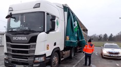 Celníci na Břeclavsku našli v kamionu čtyři migranty. Seděli mezi sloupky