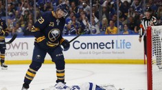 Skončí Neuvirth v NHL? Toronto ho propustilo ze svých služeb