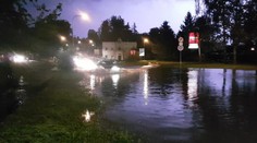 Českem se ženou bouřky! Velká voda uzavřela hlavní tah ve Dvoře Králové