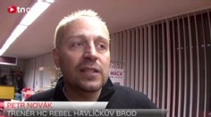 VIDEO: Trenér stáhl gólmana, i když se vhazovalo před jeho brankou. Dostal gól