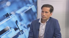 Školkovné a jiné slevy zatíží státní kasu. Vláda je chce pokrýt příjmy z EET, říká ekonom