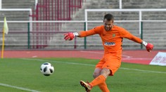 Plzeň se dotáhla na Slavii, Opavu srazil kiks brankáře Šroma