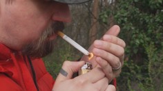 Kuřákům se opět zvedla spotřební daň. Cigarety radši kupují v Polsku