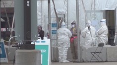 Strategie zemí se liší: USA nebude testovat, ve Španělsku nařídili roušky