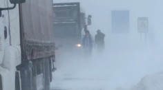 ČHMÚ vydal předpověď na Vánoce a varuje před orkánem a padajícími stromy