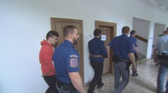 Dva mladíci měli ubodat muže, aby získali marihuanu. Soud je poslal do vězení