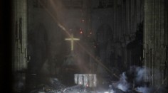 Katedrála Notre-Dame není jediná. Tyto památky lehly popelem
