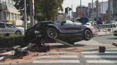 Nezvládl řízení, zničil nové semafory! Centru Pardubic hrozí kolaps