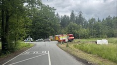 Tragická nehoda na Trutnovsku: Dodávka vjela do protisměru, jeden člověk zemřel