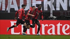 AC Milán porazil Monzu, mladík oslavil premiéru gólem. Vyhrál i první Inter