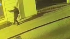 VIDEO: Kamera zachytila vraha z Bratislavy. Na oběti střílel zblízka