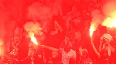 Baník se plácne přes kapsu, platí za masivní použití pyrotechniky