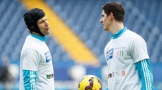 Vraťte Petra! Nasupení fanoušci Chelsea chtějí v bráně Čecha