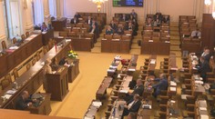 Pokračuje 35. schůze Sněmovny. Poslanci mají na programu interpelace vlády