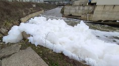 Na řece Bílině plavala hustá pěna. Děje se to velmi často, tvrdí místní