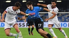 Neapol přetlačila Bolognu a vyšvihla se do čela Serie A