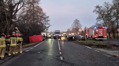 Tragédie u českých hranic. 21letý mladík boural v BMW, dívka v druhém autě zemřela