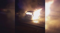 VIDEO: V Plzni na sídlišti Vinice hořelo v noci zaparkované auto