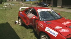 SMRT NA RALLY: Jeden člověk po nárazu zemřel, druhý je zraněný