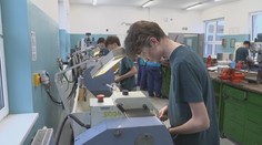 Dronaři, kamnáři i vazači květin. V Česku se dá vystudovat skoro cokoli