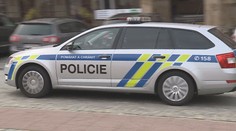 Řidič v Liberci srazil lidi na kole. Od nehody ujel, cyklista je v nemocnici