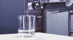 Oslava výročí se zvrhla v bitku. Museli přijít strážníci, teď budou partneři platit