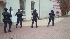 Kvůli údajnému střelci v Pelhřimově evakuovali školu. Hrozba se nepotvrdila