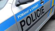 Neznáte ho? Muže srazil vlak. Policistům se nedaří zjistit, kdo to je
