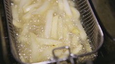 Přepálený olej může být velmi nebezpečný. Způsobuje rakovinu