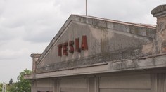 Tesla půjde k zemi. Pardubickou továrnu nahradí budova univerzity
