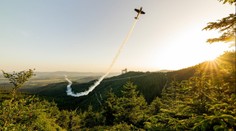 Pilot Šonka řádil na Dolní Moravě. Podletěl nejdelší visutý most na světě