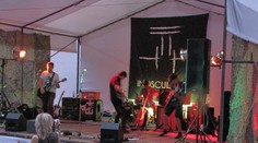 Zpěvák zemřel při koncertu v Čáslavi, selhalo mu srdce