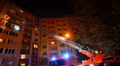 Tragédie v Ostravě: Jeden člověk uhořel, 46 hasiči evakuovali