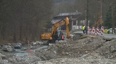 Ministři řeší pomoc obcím postiženým povodněmi. Škody dosahují 50 miliard