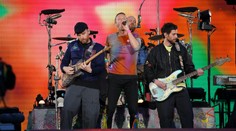 Obří trapas na koncertě Coldplay. Kamera zachytila moment, kterým žije celý internet