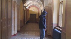 Velký zásah NCOZ a Vojenské policie. Zajímá je hlavně pardubický exprimátor