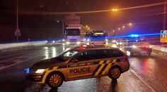 Na Pražském okruhu se srazila dvě auta, nehoda blokovala provoz přes dvě hodiny