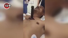 VEDLE SRDCE: Muž s nožem v hrudníku normálně mluvil s lékaři!