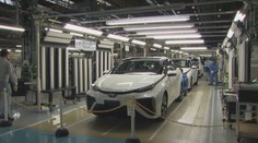 Skandál japonských automobilek. Toyota i Mazda zastavily některé dodávky