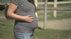 Neplodnost trápí v Česku každý pátý pár. Kliniky teď nabízí vyšetření zdarma