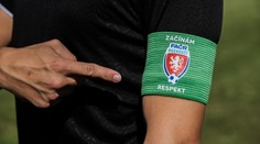 Brzké konce rozhodčích chce FAČR řešit kampaní. Nováčkům dá speciální pásky